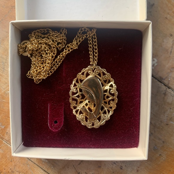 Jewelry - Vintage Virgin Mary Necklace
